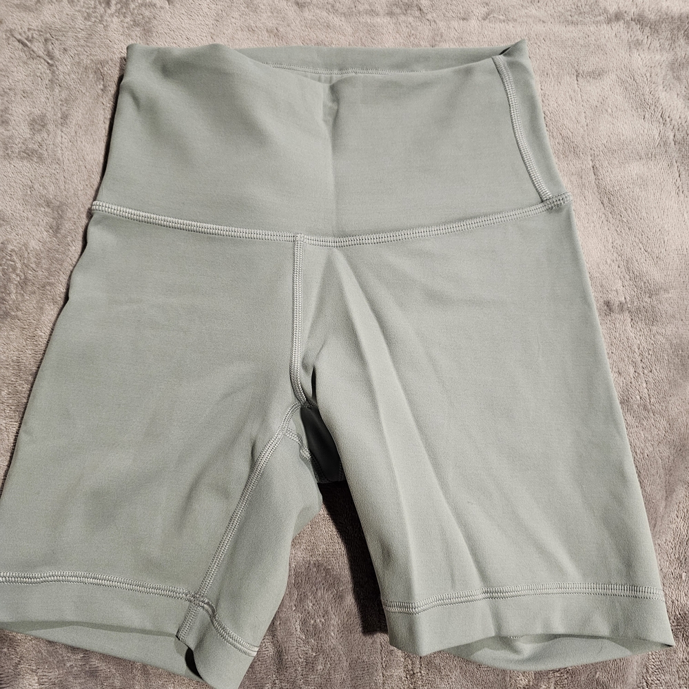 lululemom High-Waisted 6" biker Shorts